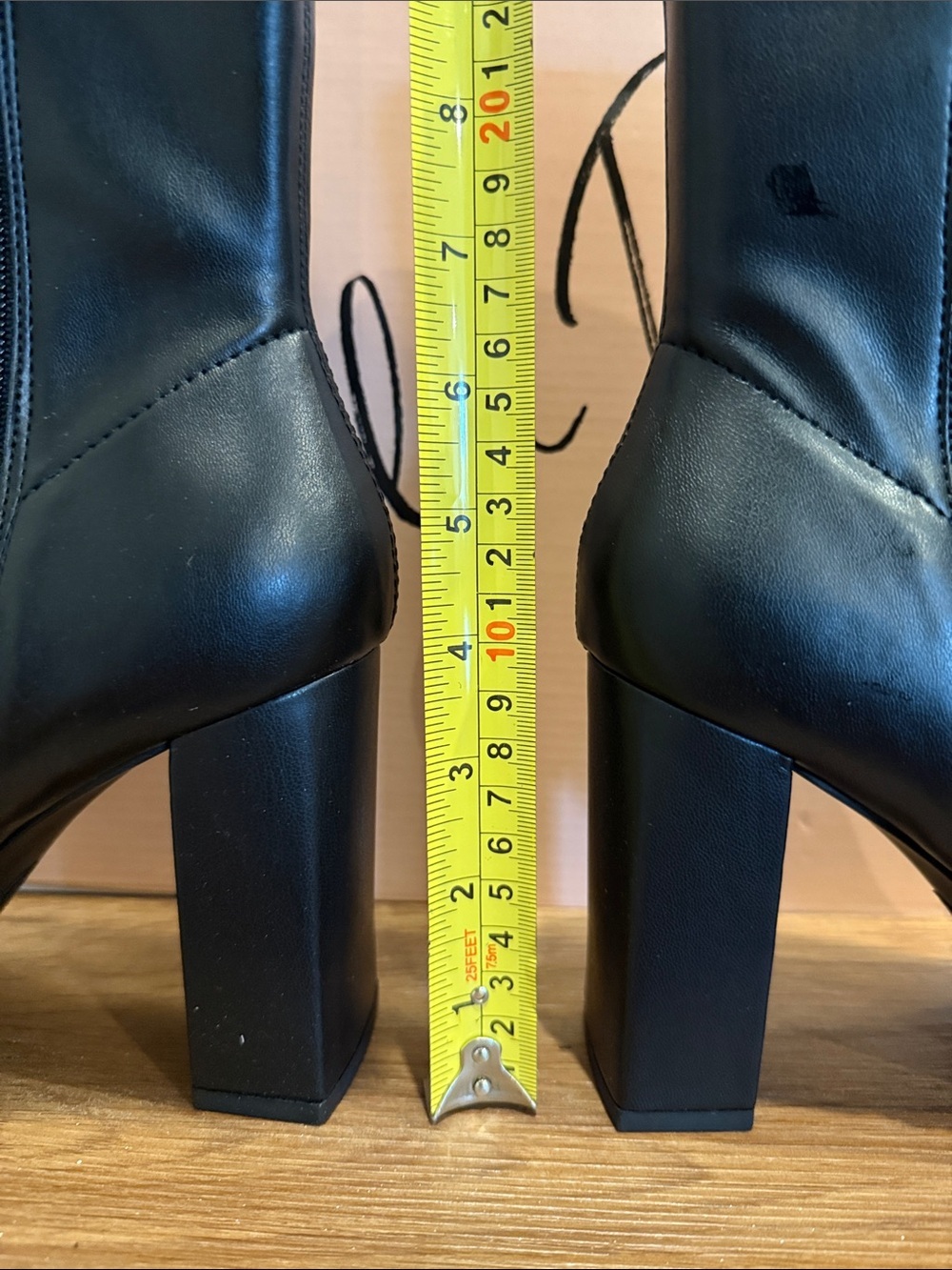 New Wild Pair Black Pointed Toe Block Heel Size 9 - Picture 4 of 4